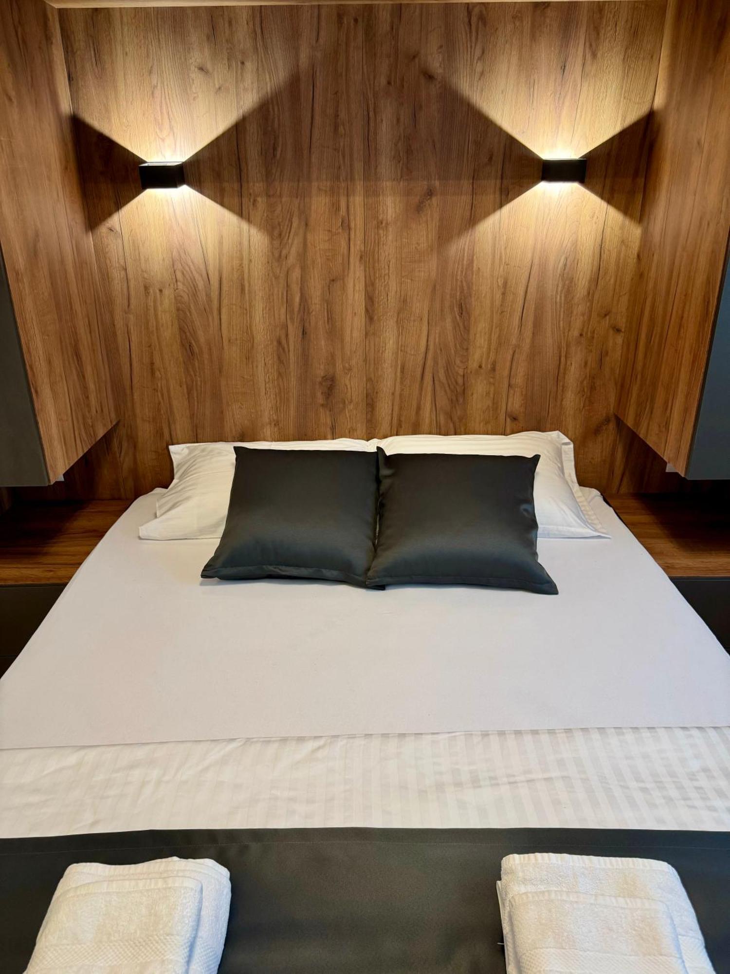 Downtown Riverside Apartments Σκόπια Εξωτερικό φωτογραφία