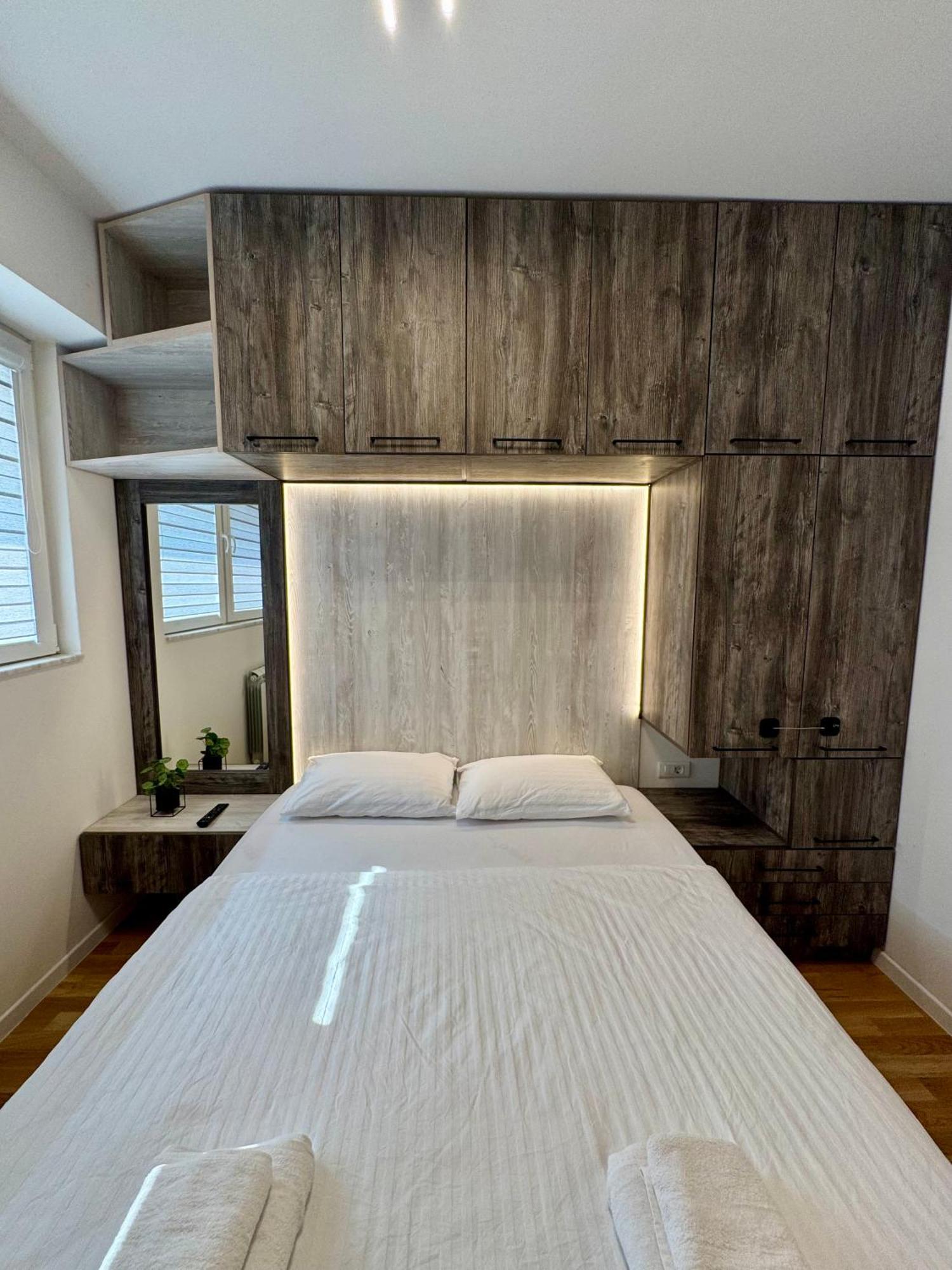 Downtown Riverside Apartments Σκόπια Εξωτερικό φωτογραφία